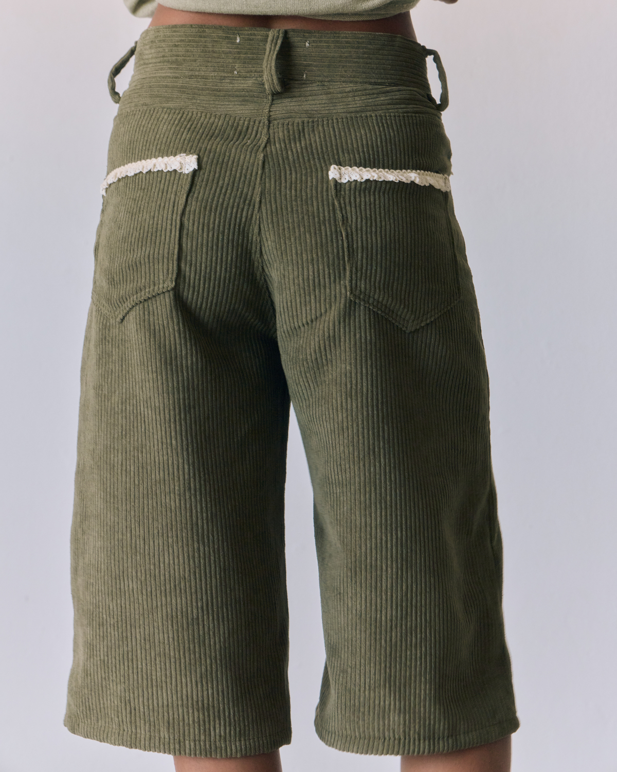 Elle Bermuda Green